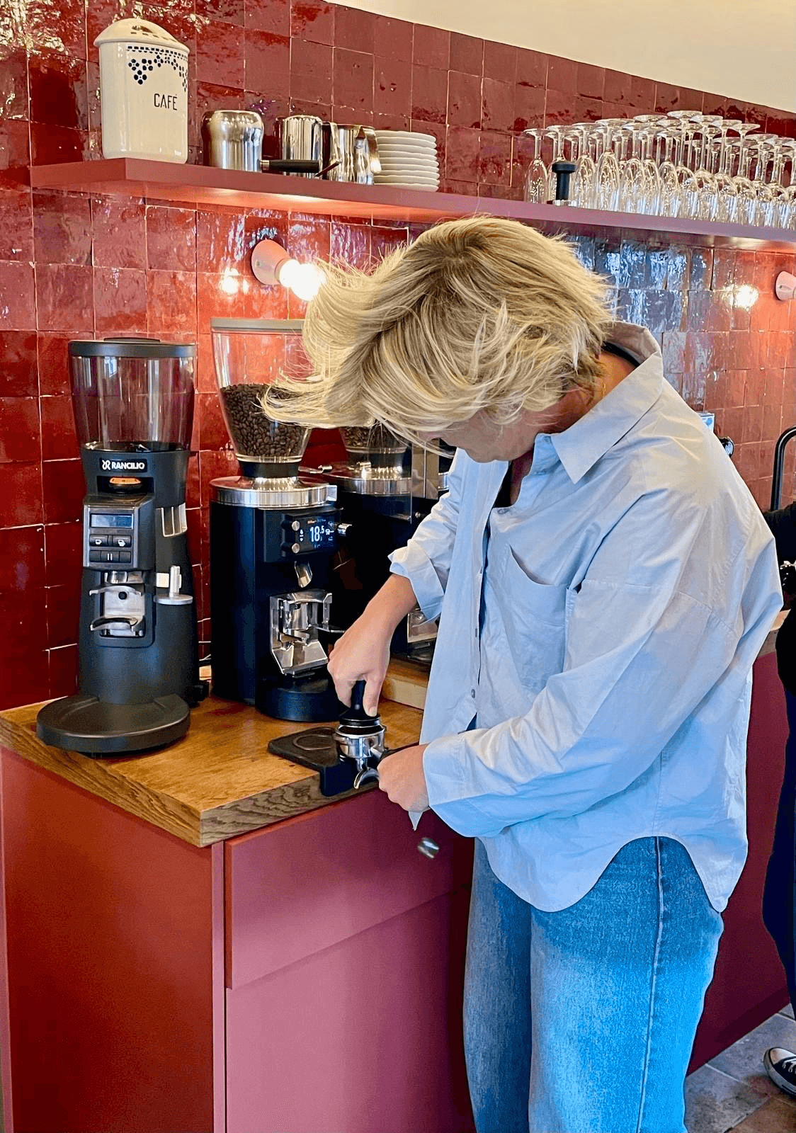 Barista aan het werk